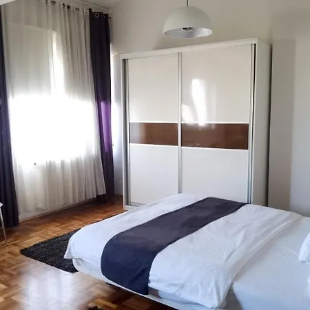 With Free Parking Apartament