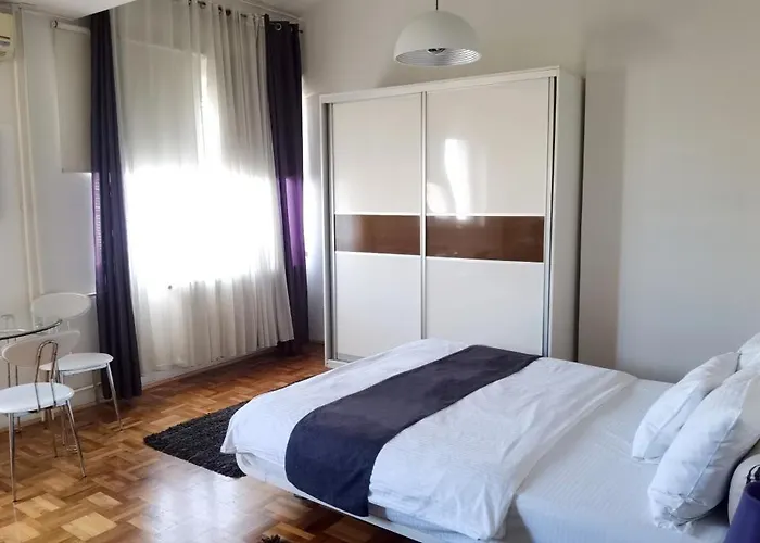 With Free Parking 公寓